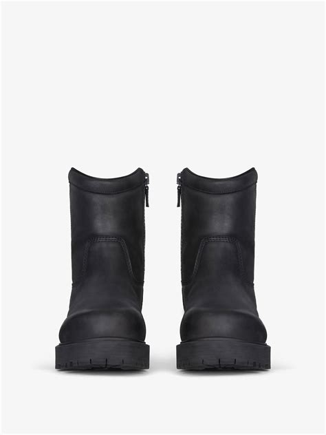 Storm ankle boots in nubuck with zip 